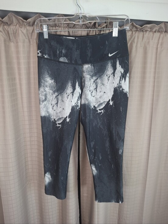 Nike Pants - Nike Dri Fit Cropped Leggings White Black Marble Print Size Small